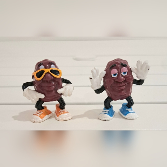 Lot Of 2 - 1987 California Raisins Toy Figure 2" Hands Up & Orange Sunglasses - Picture 1 of 5